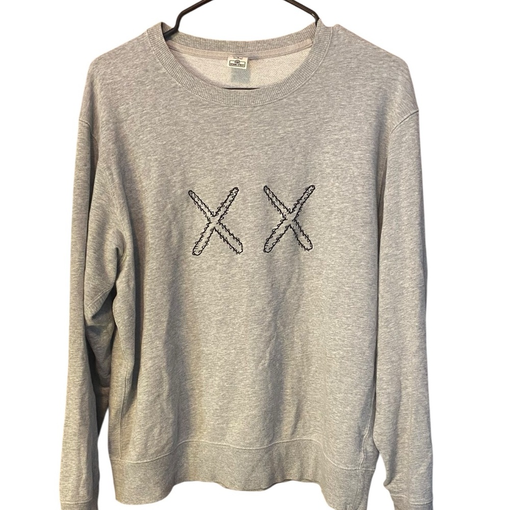 Uniqlo x KAWS Sesame Street Sweatshirt Medium Gray Graphic Streetwear